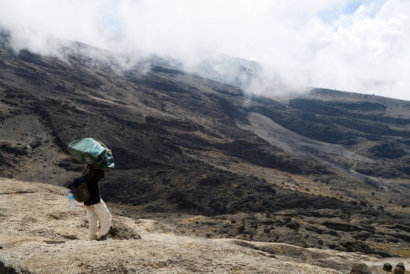 Descent towards Karanga Valley